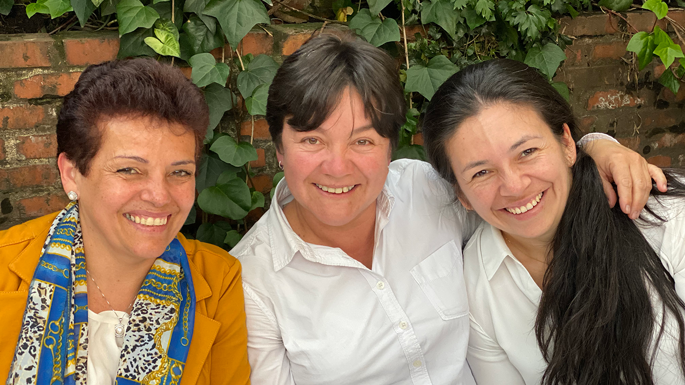 Inés Reyes, Sandra Moreno y Yolima García 