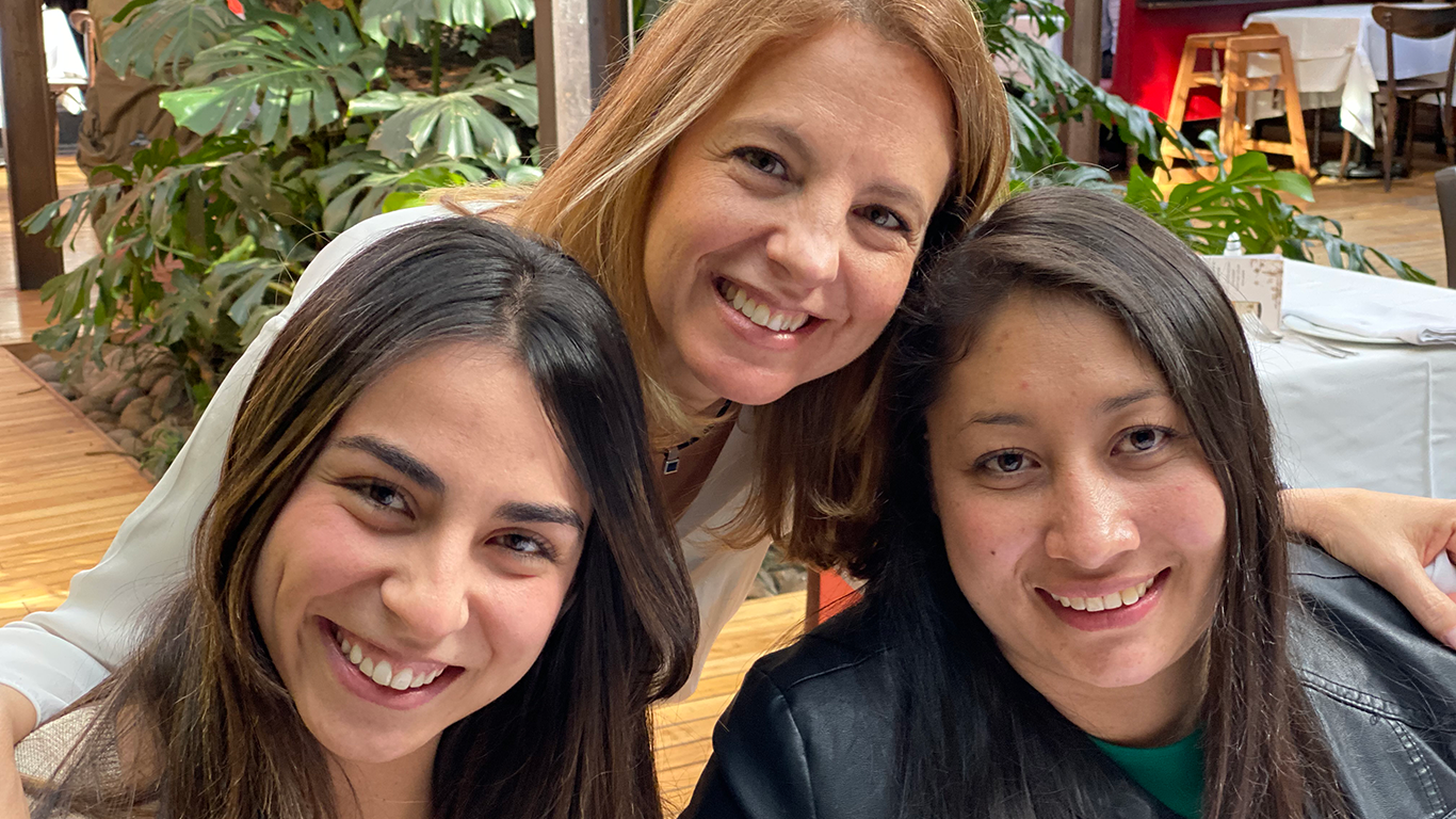 Ängela Santacruz, Anna Fernanda Caicedo y Marien Dimas