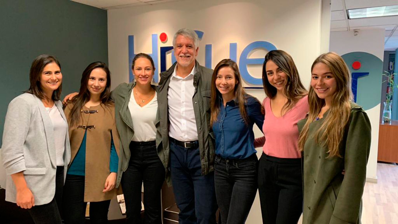Ana Maria Chacón, Olga Mogollón, Alexandra Orozco, Enrique Peñalosa, Alina Rodríguez, Ángela Santacruz y Camila Sierra 